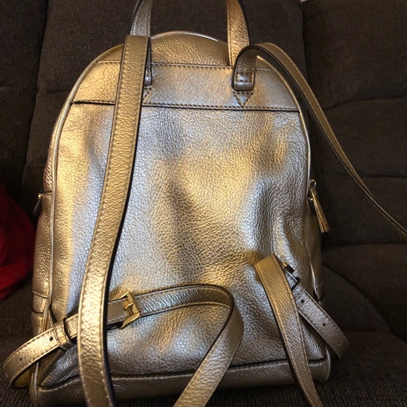 Gold backpack - Picture 3 of 4